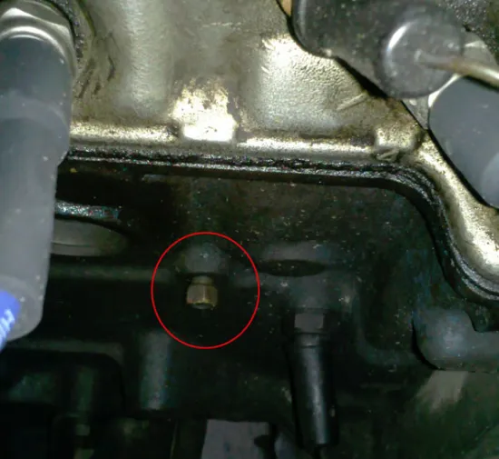 Сливная пробка на двигателе ВАЗ 2114