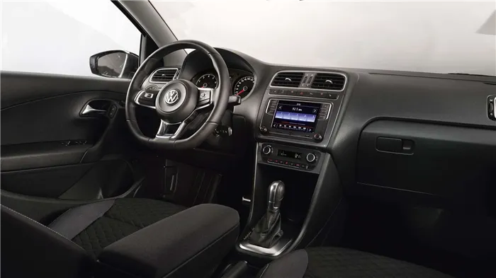 интерьер Volkswagen Polo