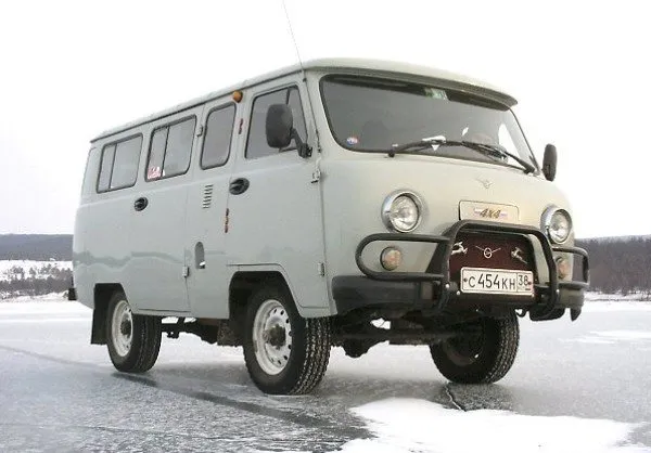 УАЗ-452 / УАЗ-3741 («Буханка», «Таблетка»)