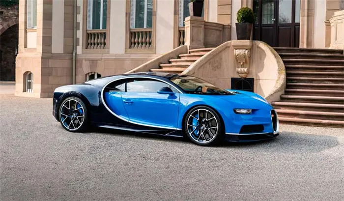 Bugatti Chiron: вид сбоку