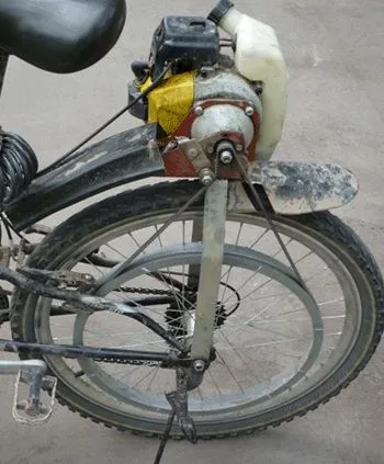 Двигатель бензопилы на велосипеде