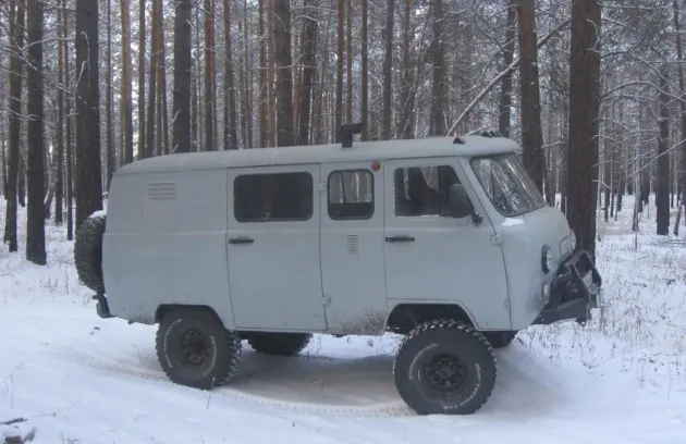 УАЗ-3909 - грузопассажирский полноприводный автомобиль (4х4)