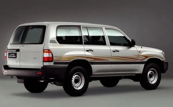 Toyota Land Cruiser 100 GX 2005 года