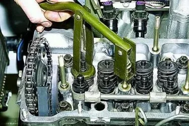 Сколько маслосъемных колпачков в 16 клапанном двигателе?