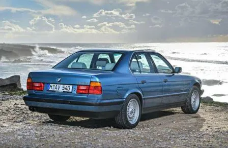 Приборная панель автомобиля BMW серии 5E34