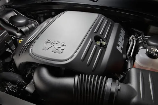 Сердцем нового Charger является двигатель V8.