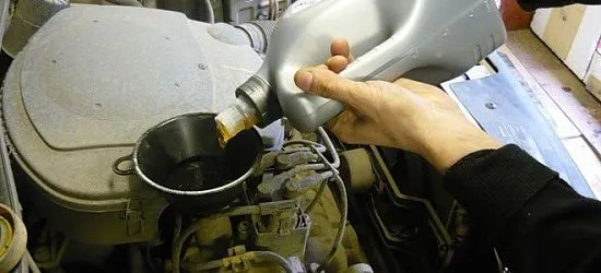 Замена масла в двигателе Renault