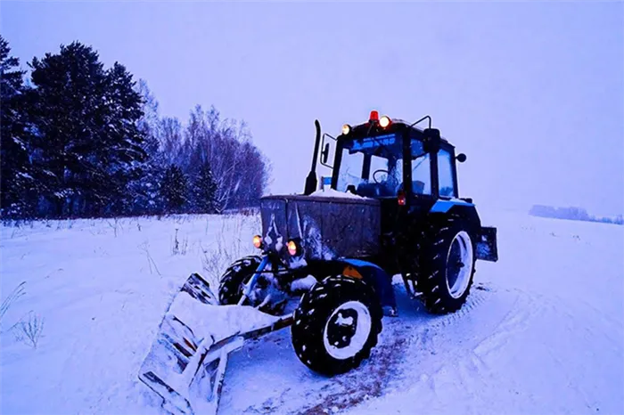 Трактор МТЗ-82 зимой