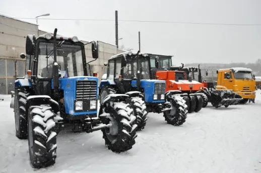 traktor-mtz-82-zimoy_02.jpg