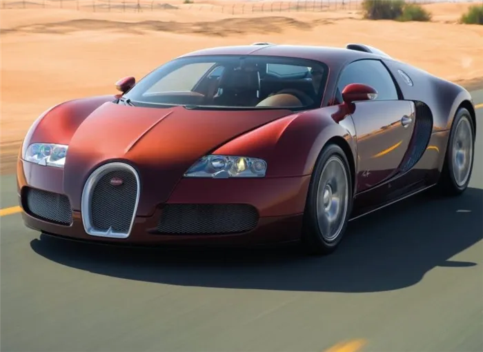 Bugatti Veyron 16.4 вид сзади