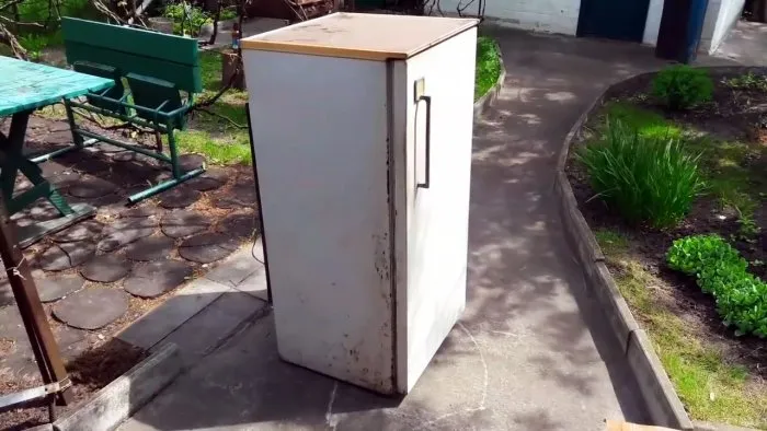 Сколько металла можно получить из старых советских холодильников