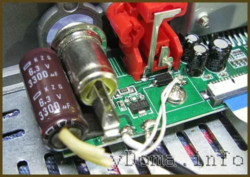 Электролитический конденстаор запаян после диода шотки в магнитолу