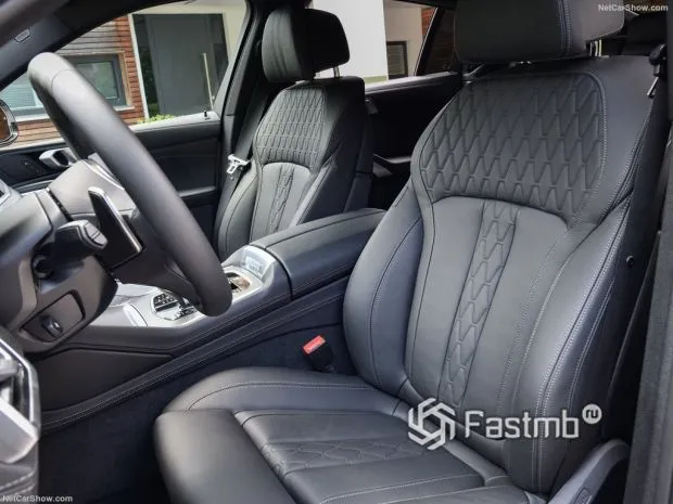 Салон BMW X6 2020, передние сидения