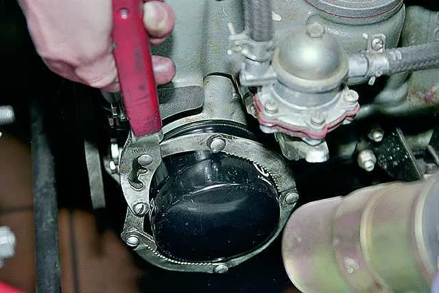 Замена масла в двигателе ВАЗ 2114 своими руками: инструкции и видео