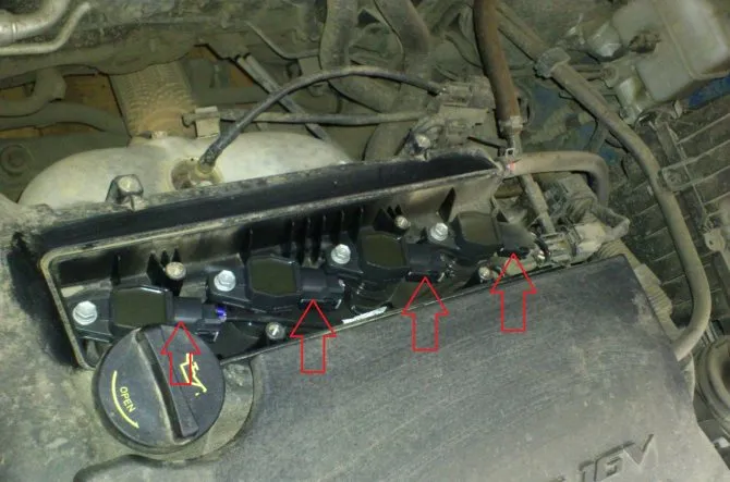 Проверка состояния проводов и соединения колодок жгута проводов системы зажигания на автомобиле Hyundai Solaris