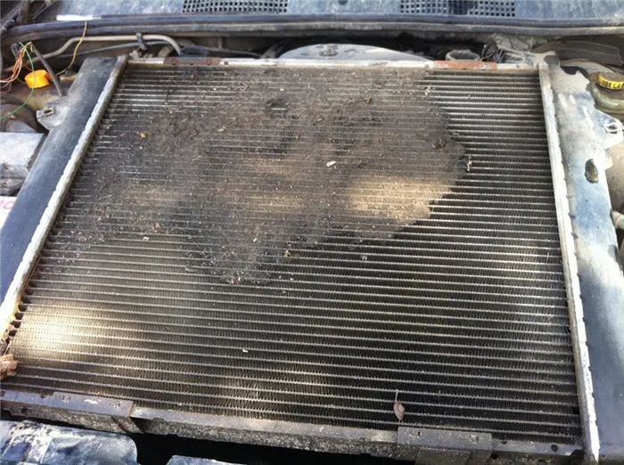 Загрязненный радиатор печки Киа Сид