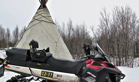 В линейке 2013 года лучшей удельной мощностью обладает SKI-DOO EXPEDITION SE 1200 4-TEC (на 1 л.с. приходится 2,4 кг веса против 2,7 кг у других снежников.