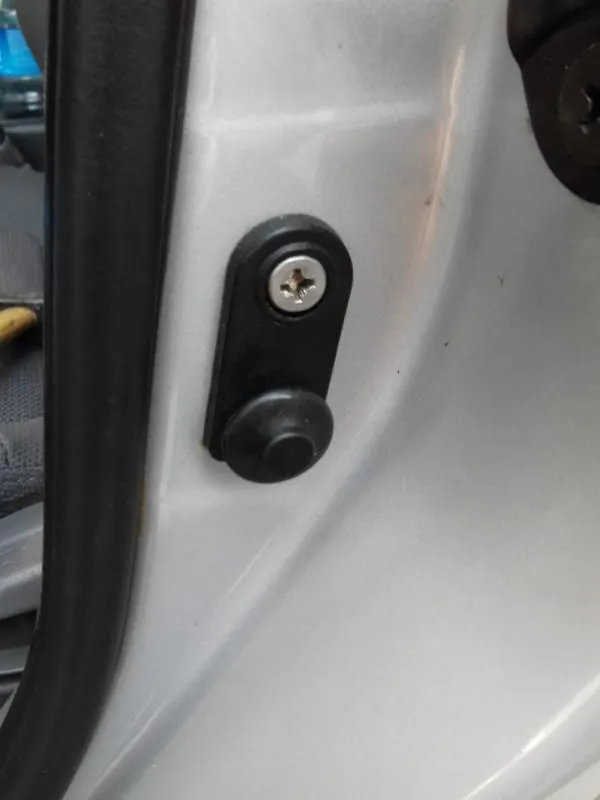 Концевик автомобильной двери