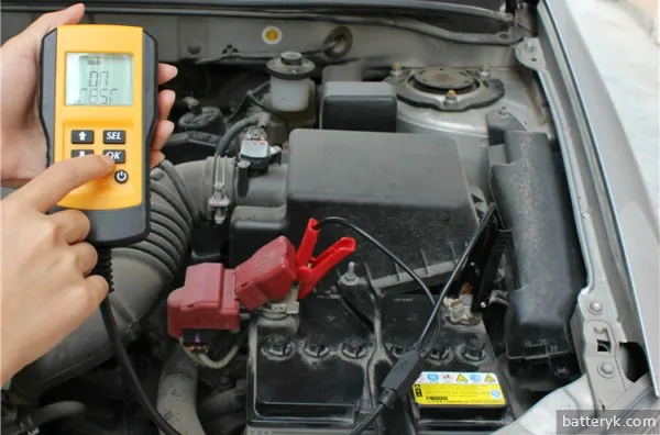 Проверка аккумулятора при заведенном двигателе