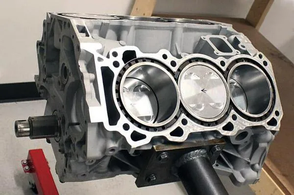 Алюминиевый блок цилиндров двигателя VQ35DE
