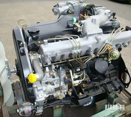 4.2-литровый бензиновый двигатель toyota 1HD-FTE фото.