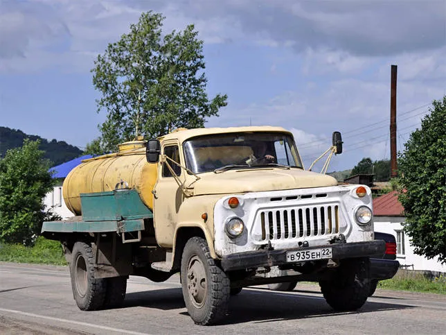 О сферах применения и модификациях «ГАЗ-53»02