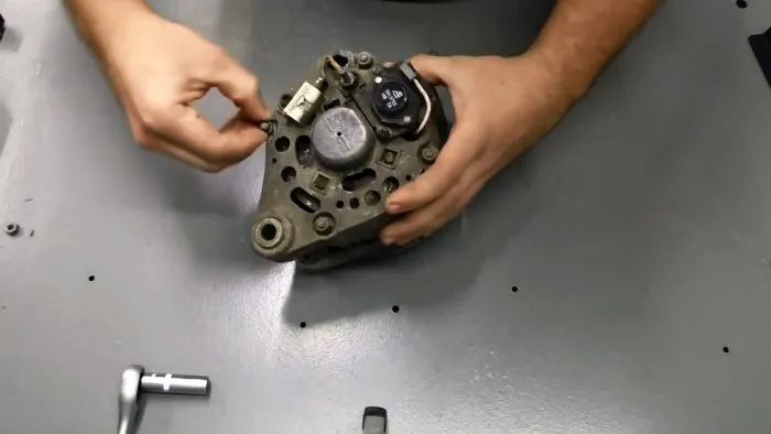 Как сделать мощный мотор из автомобильного генератора