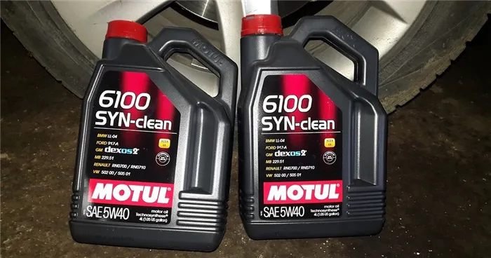 Моторное масло 5W40 Motul 6100 Syn-Clean