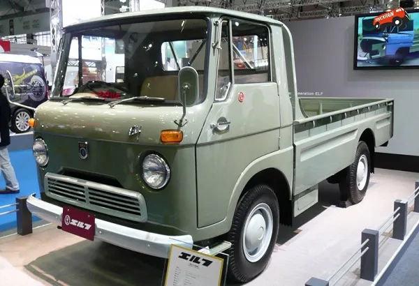 Isuzu Elf первого поколения (годы выпуска: 1959-1965)
