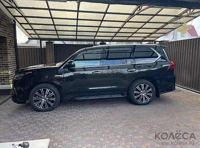  Lexus LX 570 