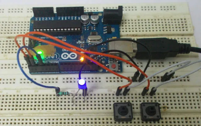 Внешний вид конструкции для изучения принципов ШИМ в Arduino
