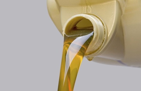 Какое моторное масло лучше: синтетическое или полусинтетическое?